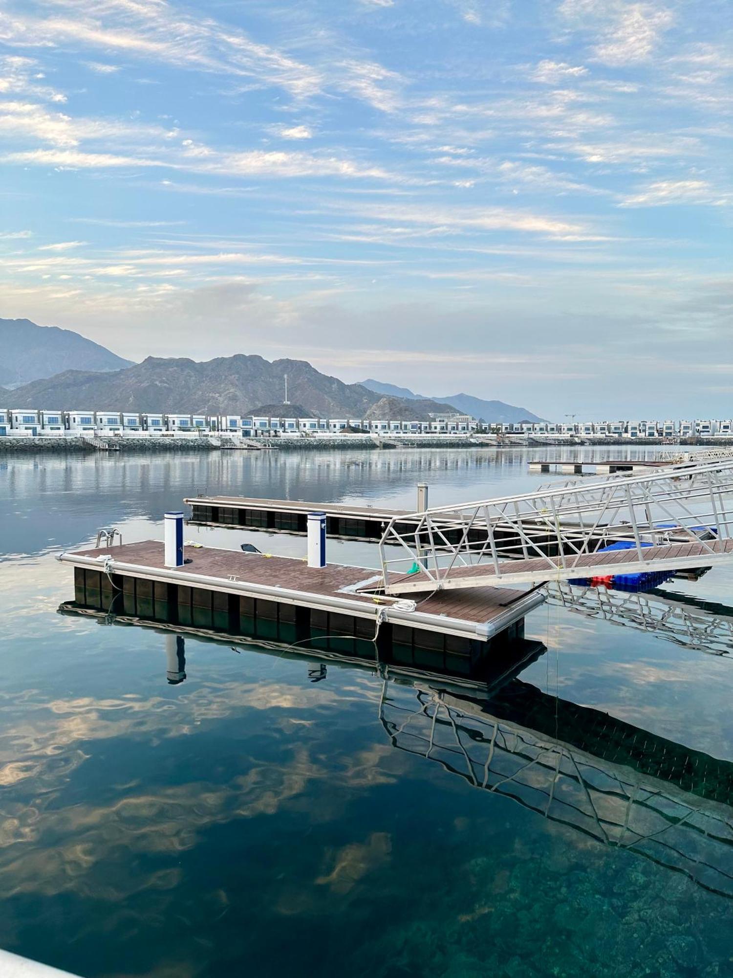 Al Dana Sea View Villa Füceyre Oda fotoğraf